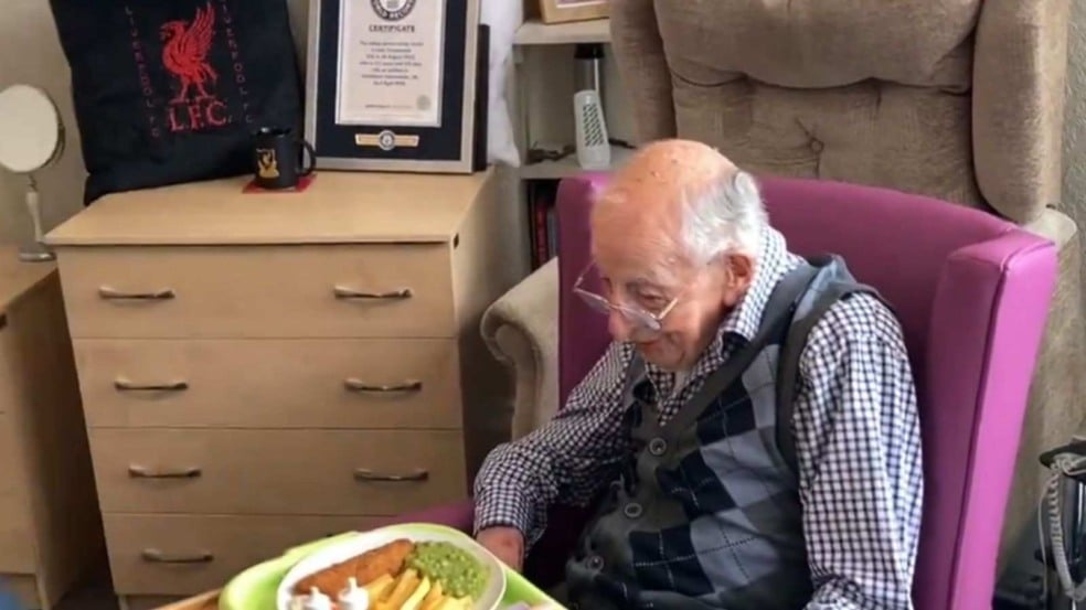 John Tinniswood em casa de repouso.