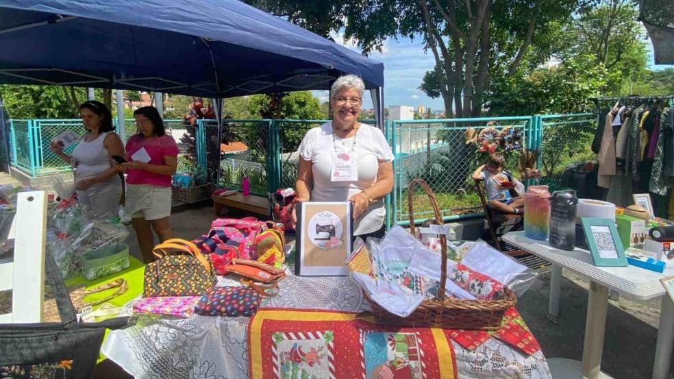 Aos 70 anos, Edite participa de sua primeira feira.