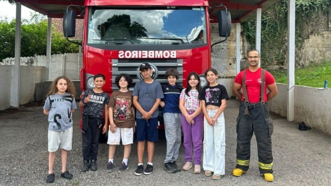 Crianças de Jarinu em visita ao Corpo de Bombeiros.
