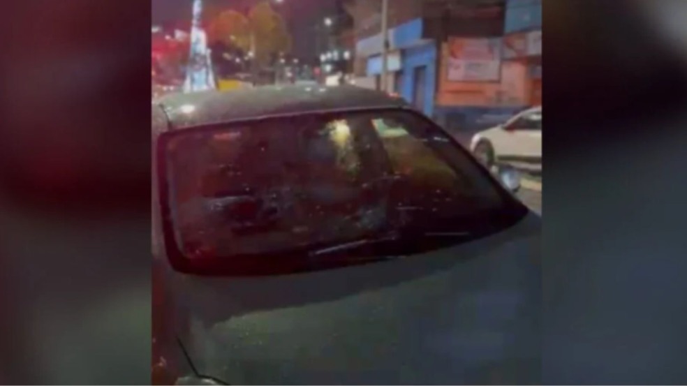 Adolescente é atropelada em Várzea Paulista; carro que provocou o acidente. Adolescente é atropelada em Várzea Paulista; carro que provocou o acidente.