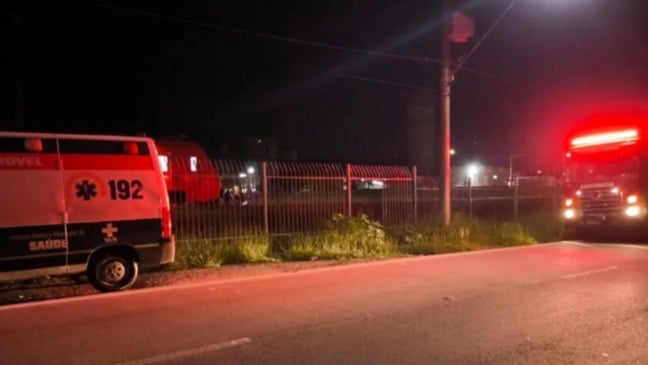 viatura de resgate em linha do trem.