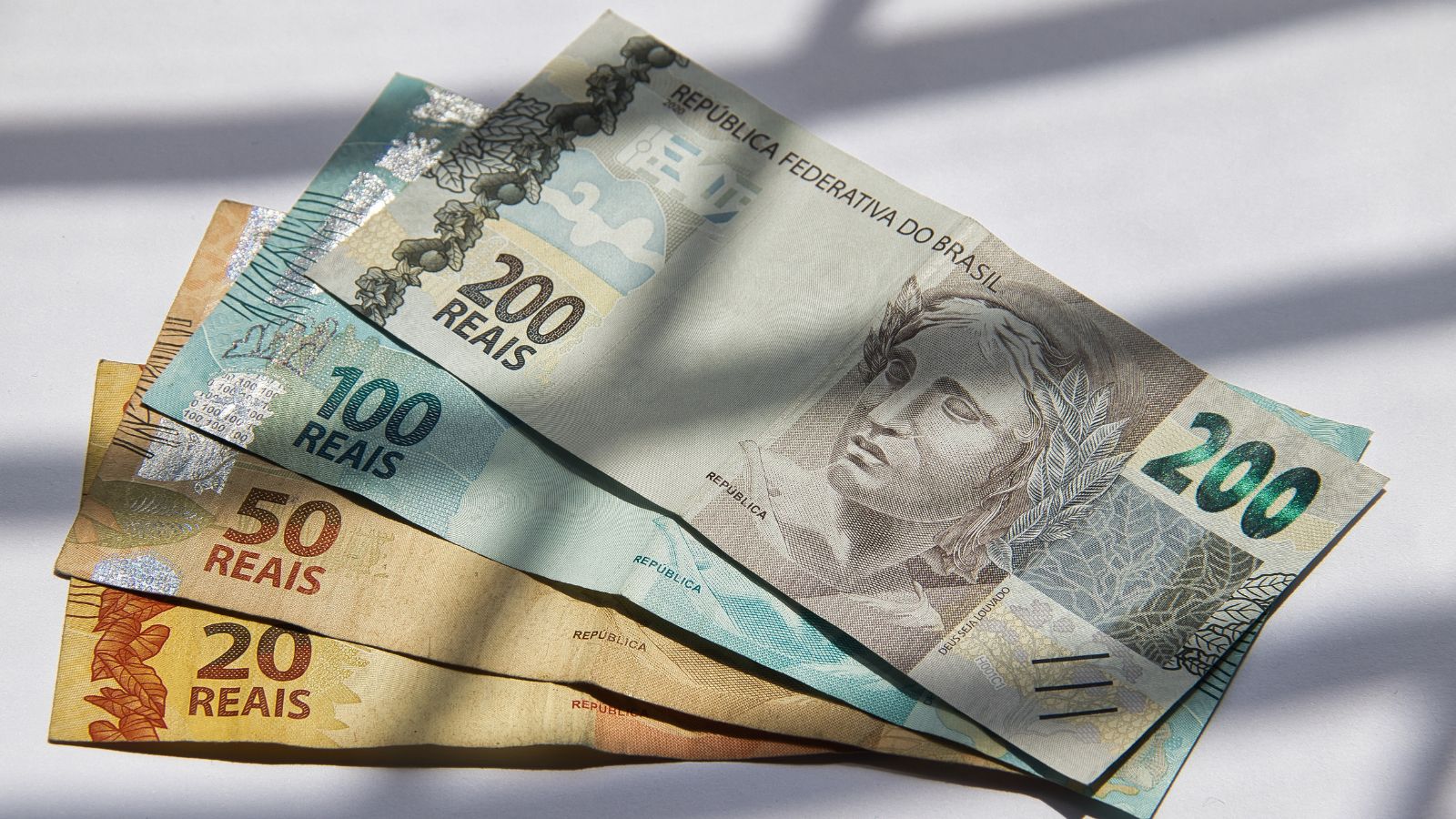 Dinheiro décimo terceiro