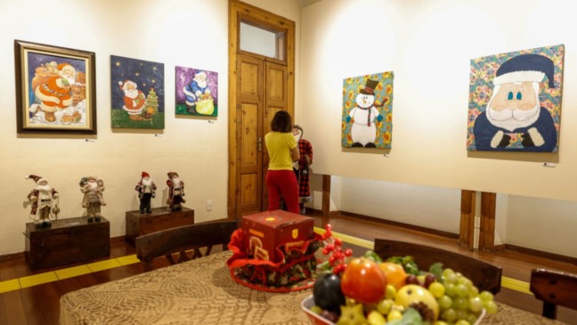 Exposição Papais Noéis