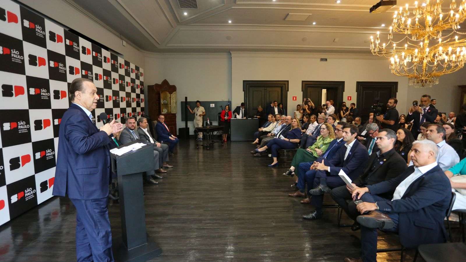 Reunião do programa de transporte aéreo de órgãos