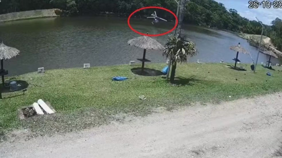 Helicóptero caindo Helicóptero caindo