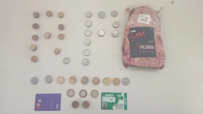 Picanha, cartões e moedas