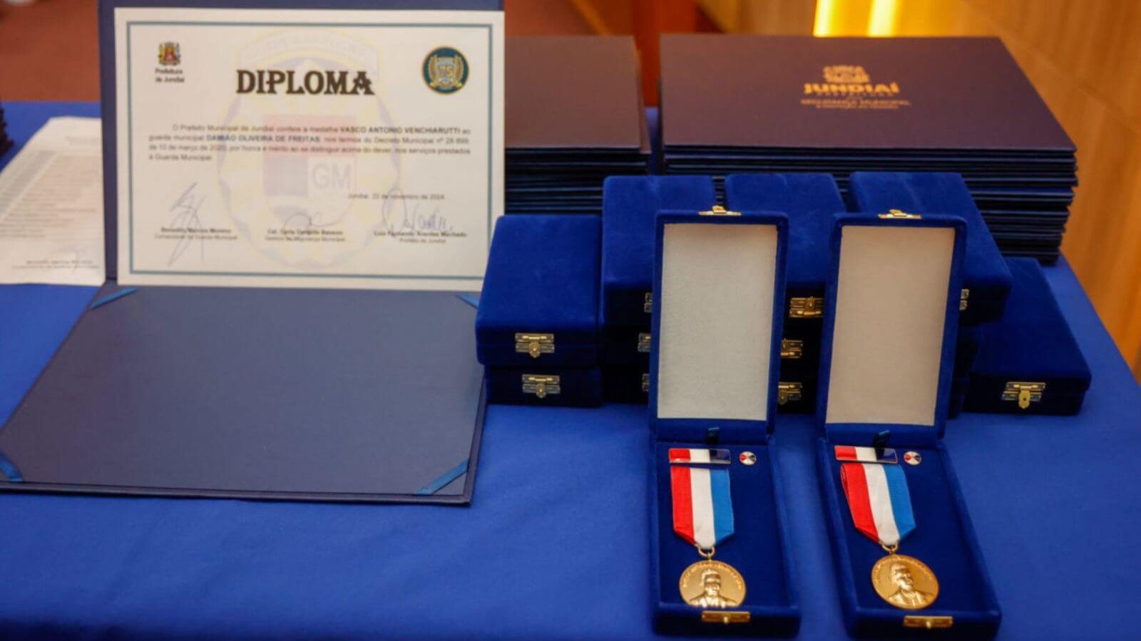 Homenagens a agentes marcam aniversário de 75 anos da Guarda Municipal de Jundiaí