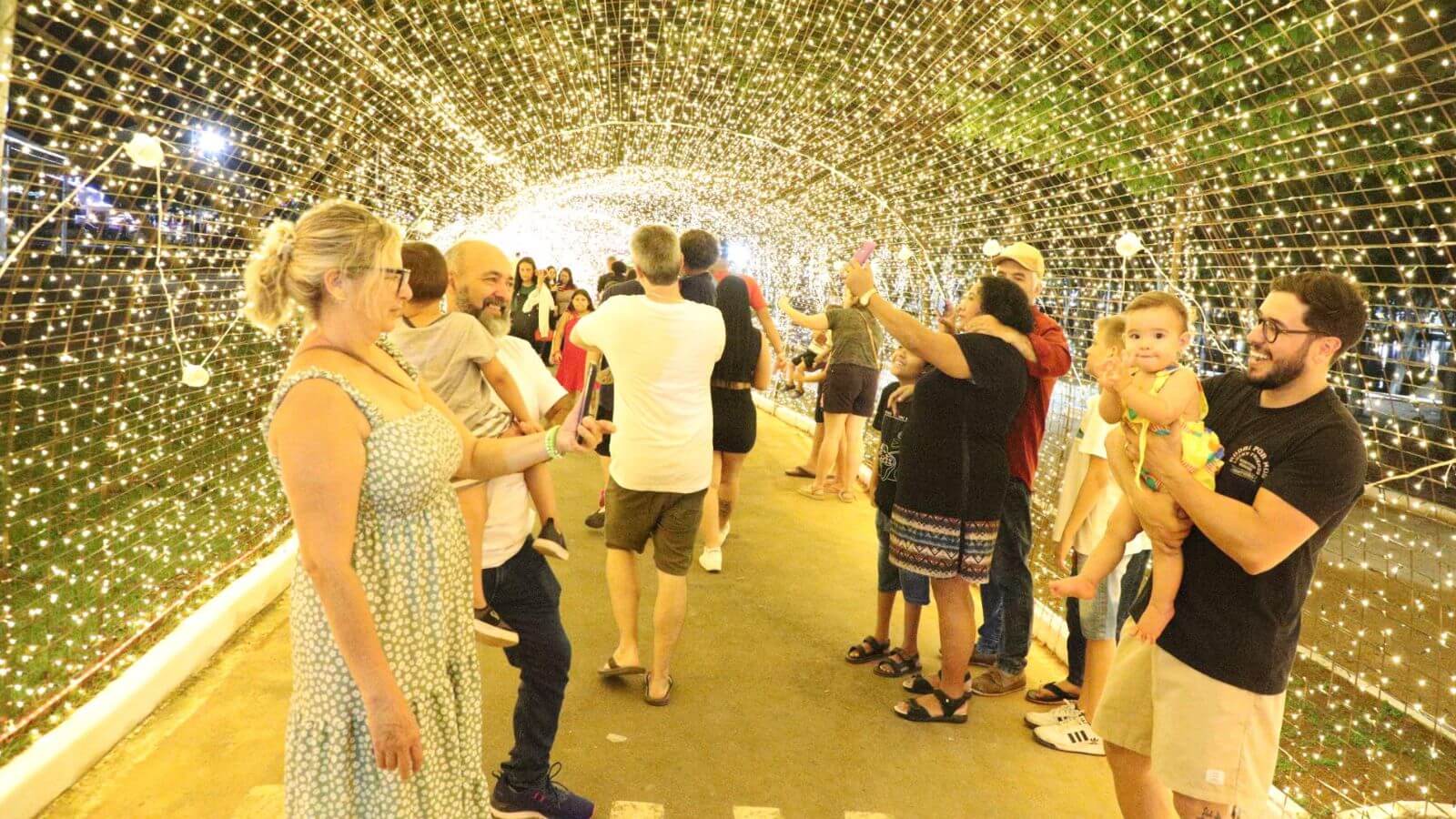 Itupeva inaugura Natal Encantado