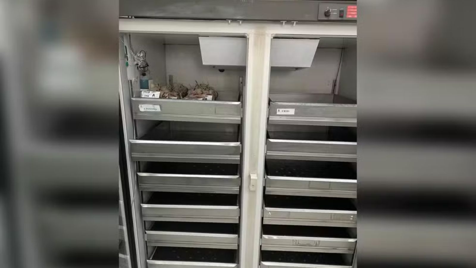 Geladeira de doação de sangue em nível crítico