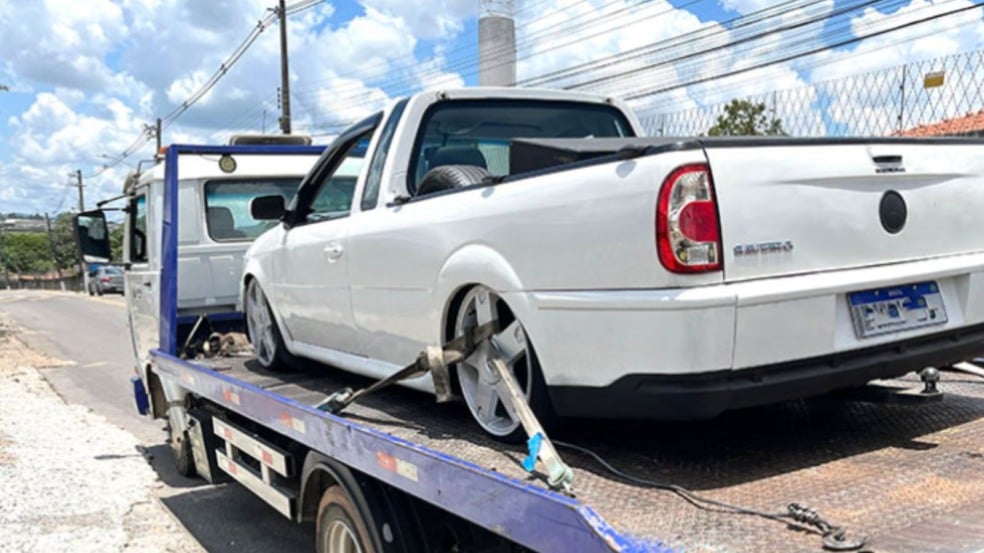 Motorista é detido por direção perigosa e resistência e lesão a policial