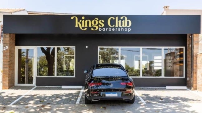 Fachada da barbearia Kings Club em Jundiaí