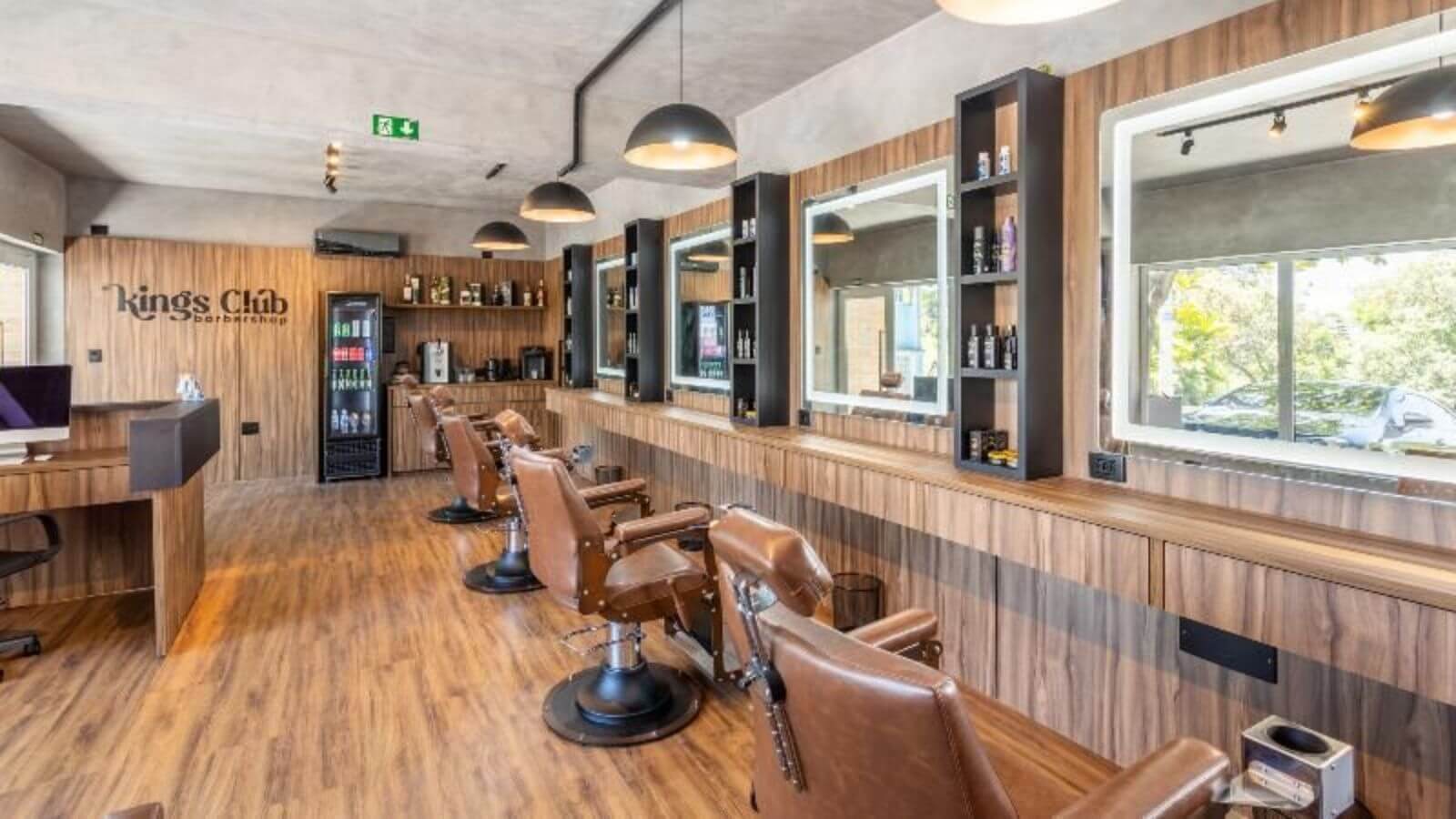 Interior da barbearia Kings Club em Jundiaí