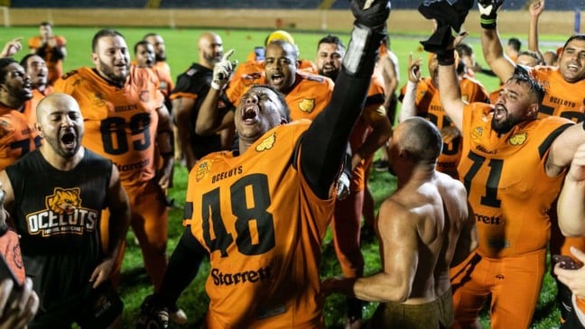 Jogadores do Ocelots comemorando