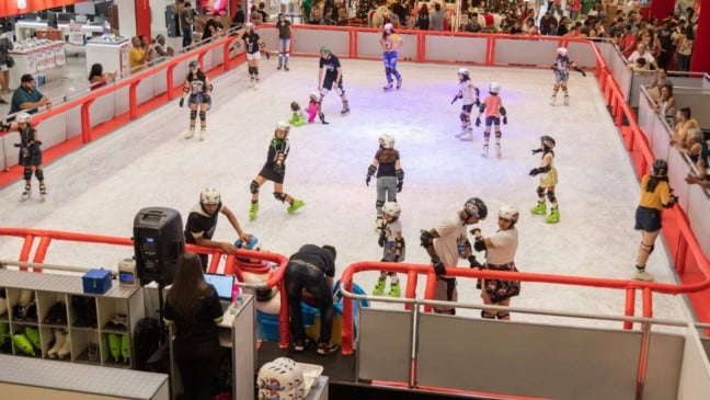 Pista de patinação no gelo no Maxi Shopping Jundiaí