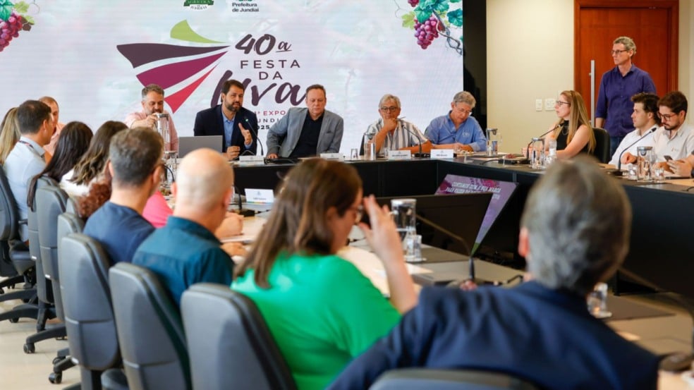 Prefeitura apresentando Festa da Uva 2025 a empresários para captação de recursos