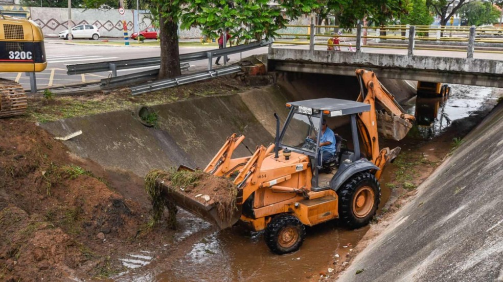 Obras de prevenção à enchentes
