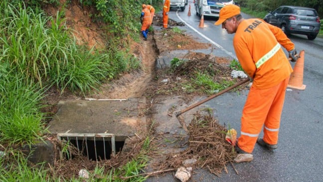 Limpeza boca de lobo Limpeza boca de lobo