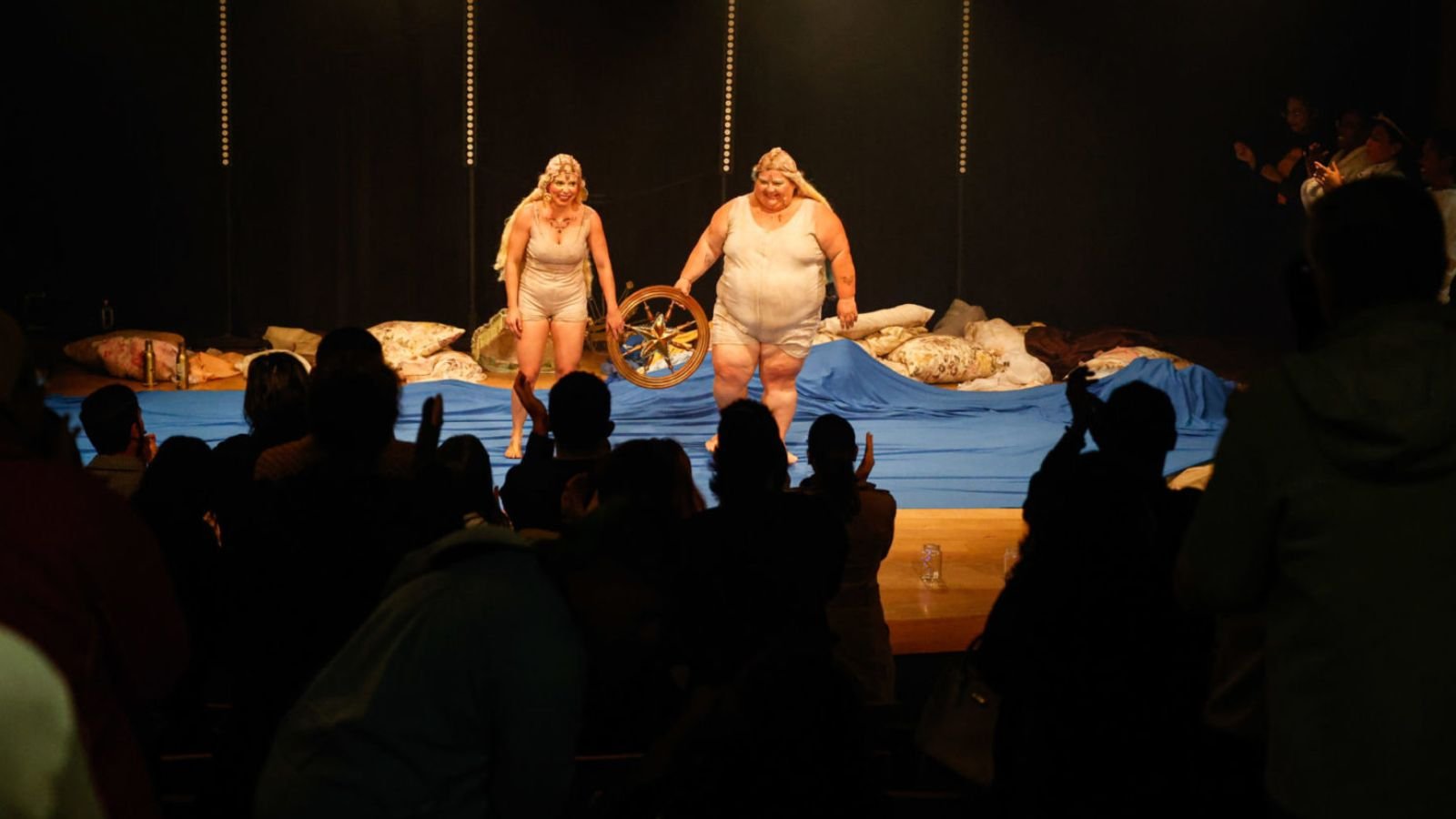 Pela Cena Profissional, foram 14 os espetáculos apresentados