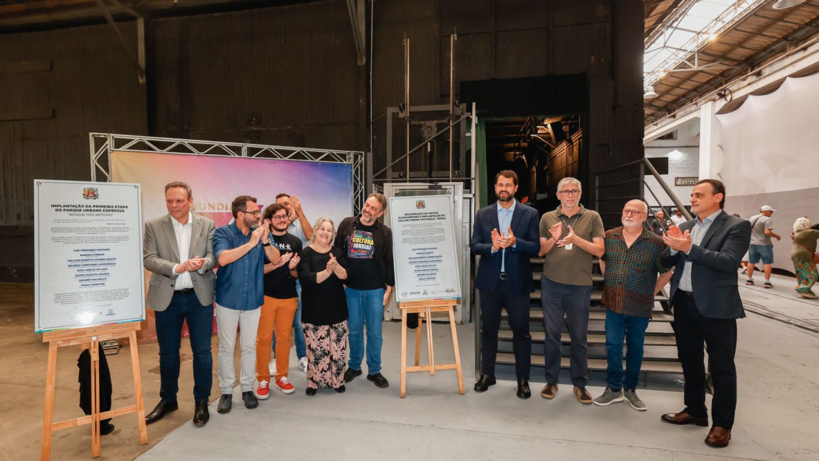 Autoridades na inauguração