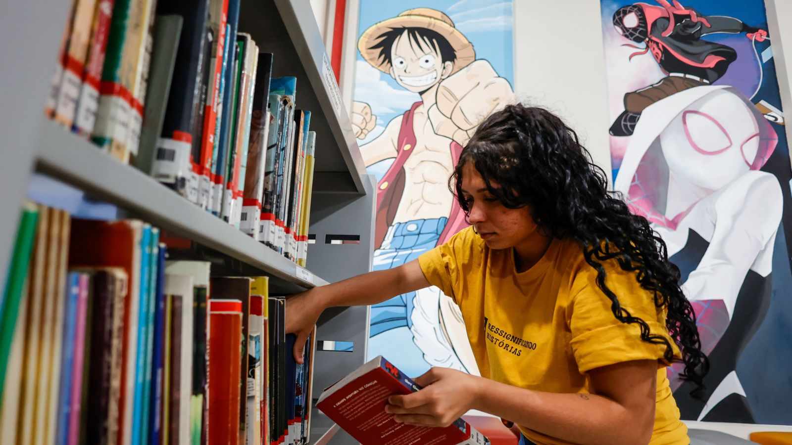 Uma das jovens dos programas de qualificação