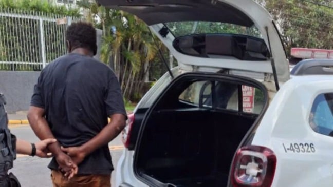 Suspeito de abuso sendo preso em Várzea Paulista