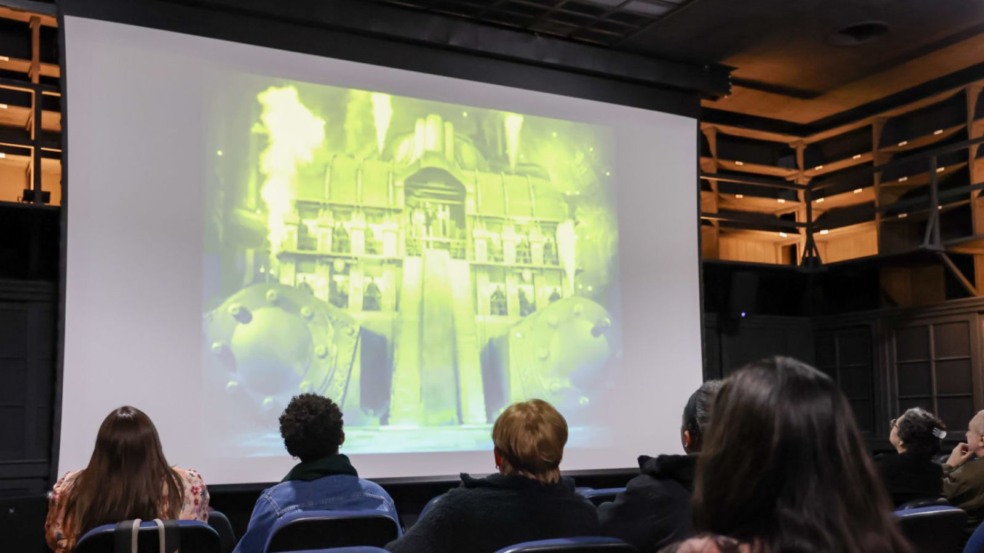 Pessoas assistem à exibição de um filme na Sala São Paulo-Minas de Cinema, no Espaço Expressa, em Jundiaí.