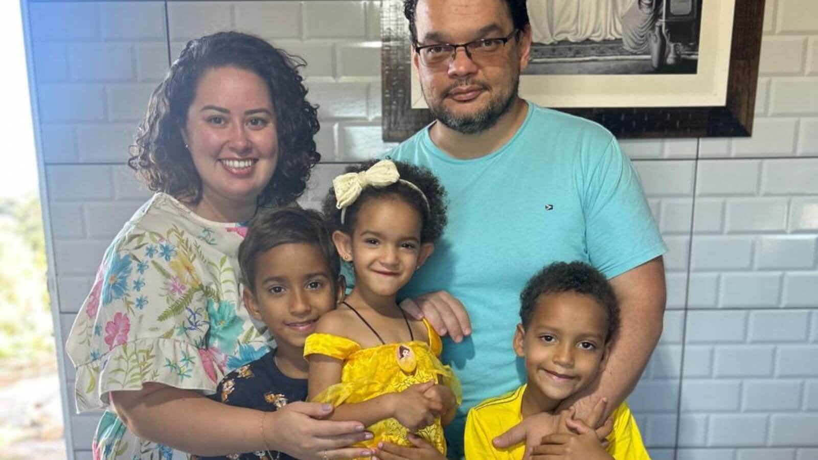 conheça a história do casal de Jundiaí que adotou três irmãos