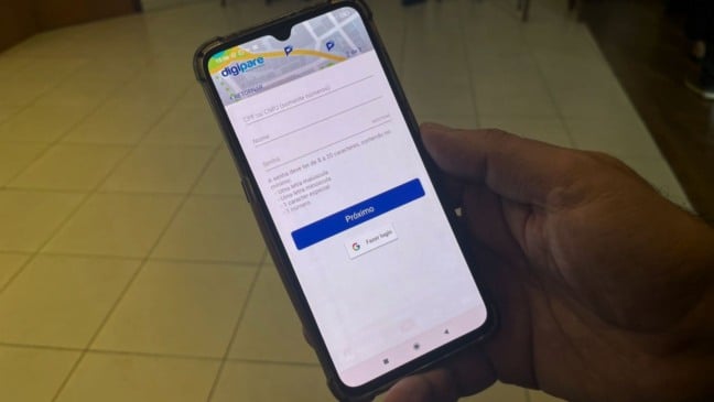 Celular com app Digipare