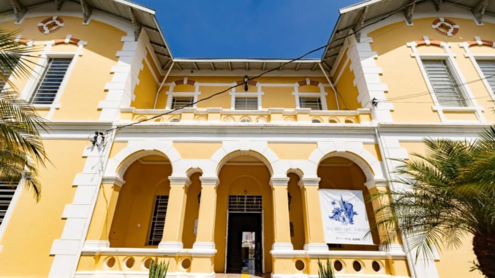 Fachada da Pinacoteca Municipal Diógenes Duarte Paes em Jundiaí, local da exposição “Asas da paisagem”.