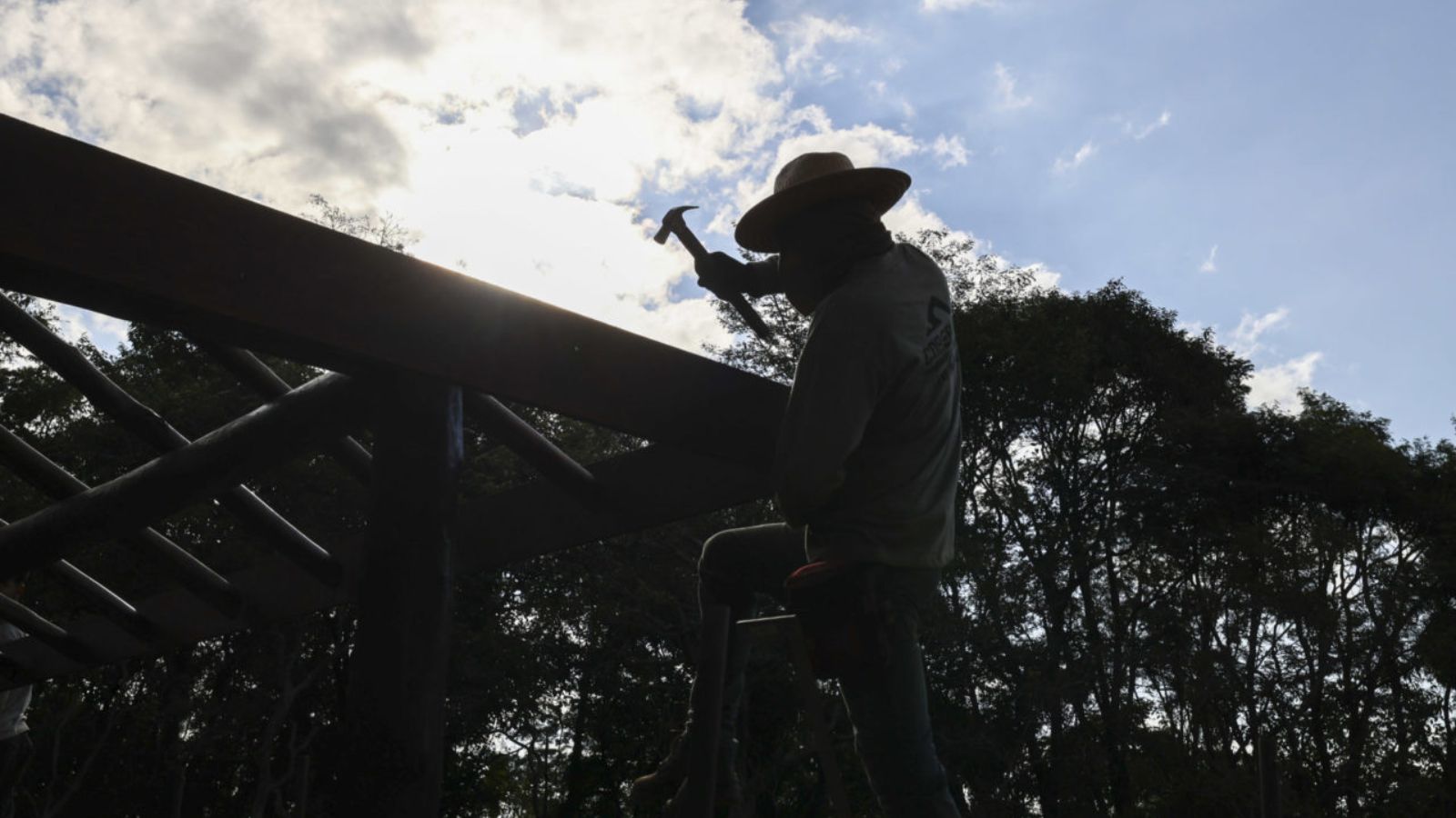 manutenção no Parque do Corrupira