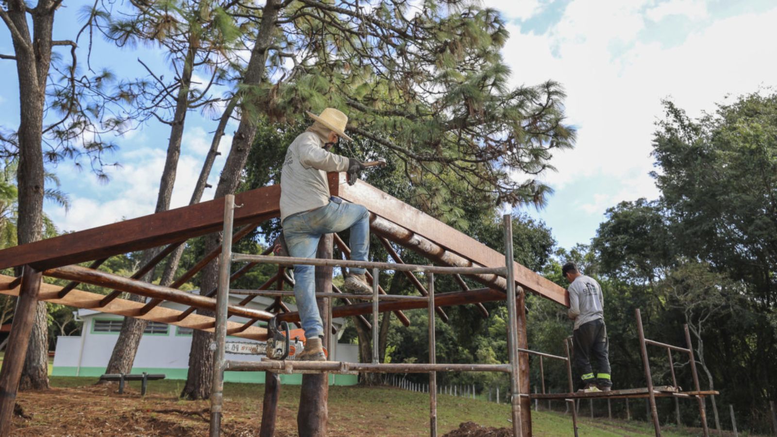 manutenção no Parque do Corrupira