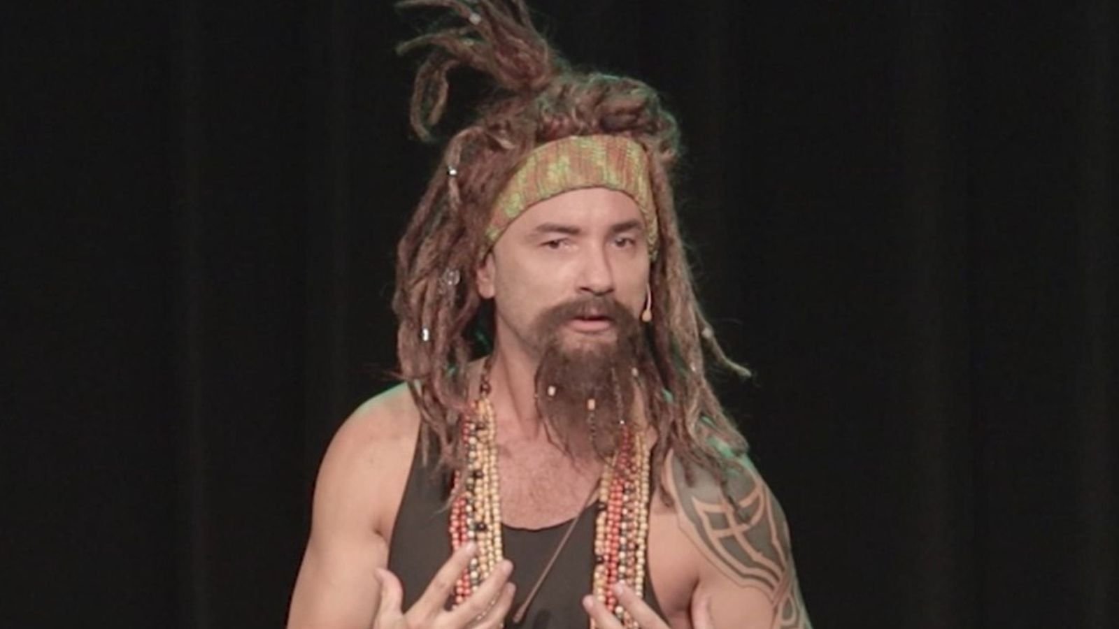 O ator Marco Luque em seu personagem Mustafáry.