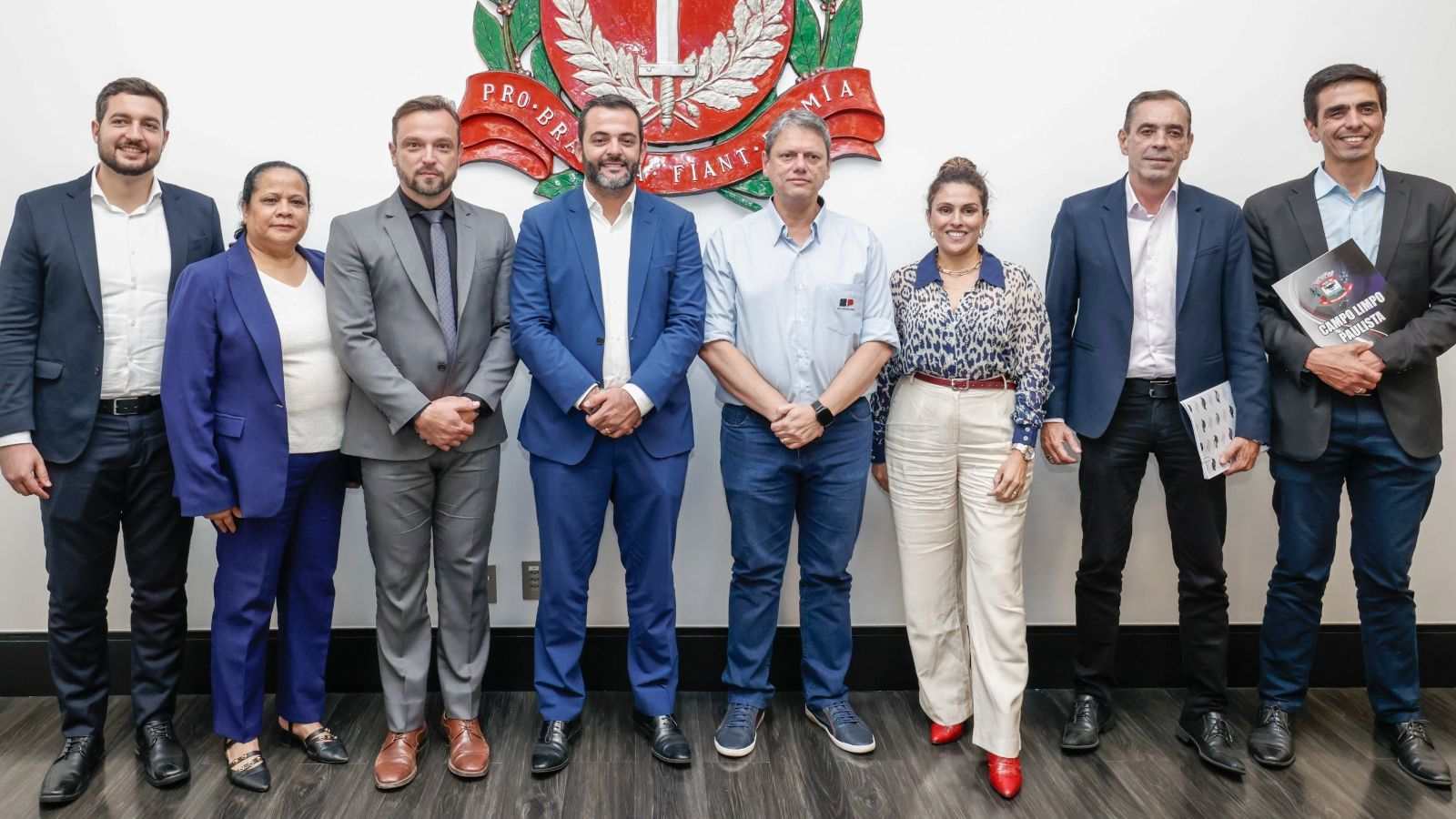 Prefeitos dos Municípios da Região Metropolitana de Jundiaí reunidos com o governador de São Paulo.