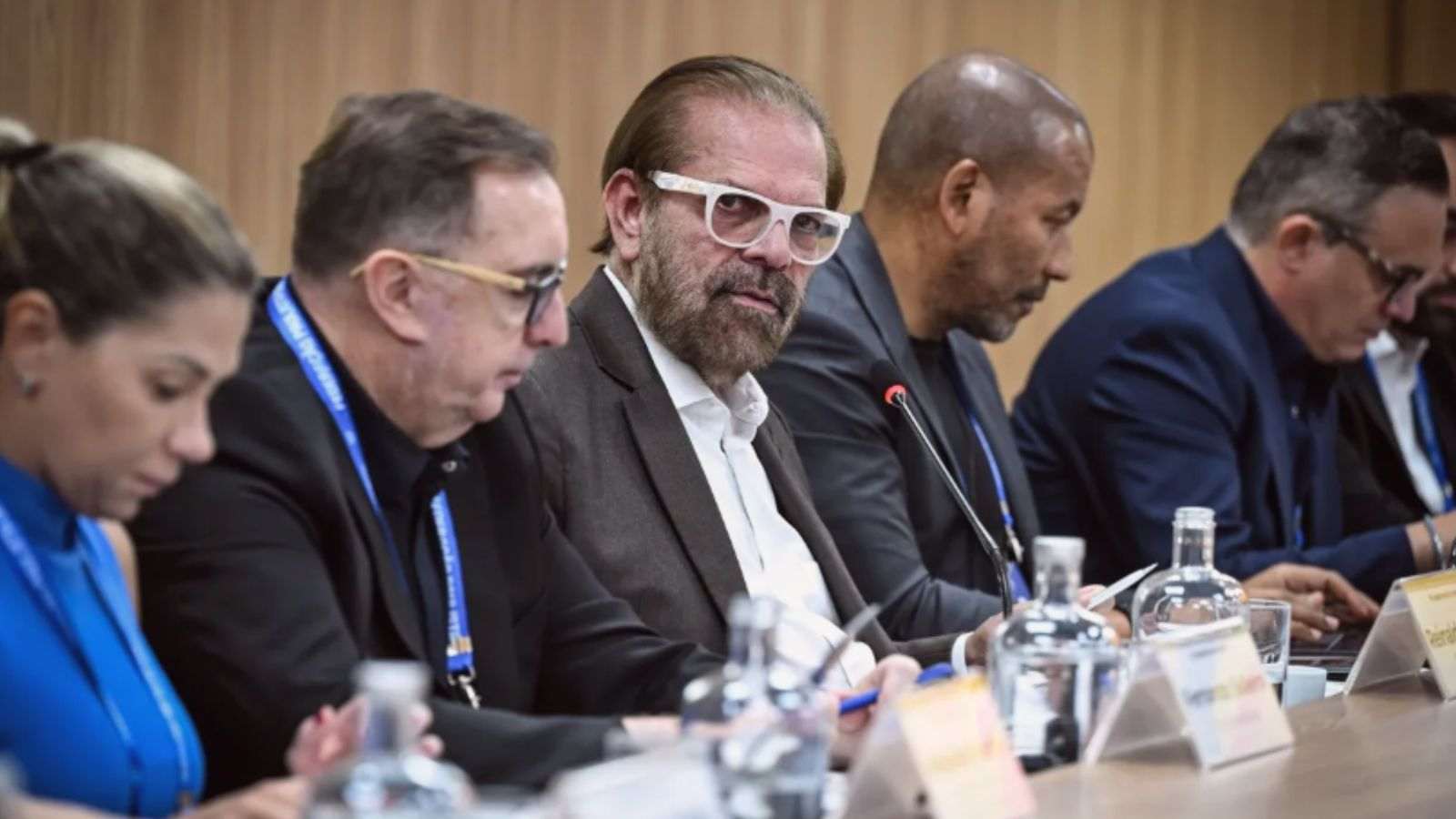 Dirigentes participam de reunião na sede da Federação Paulista de Futebol para definir o calendário do Paulistão Série A3 2026.