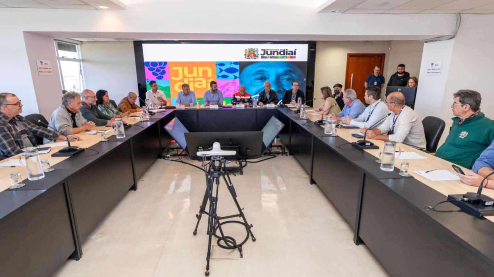 reunião entre prefeitura de jundiaí e autoban