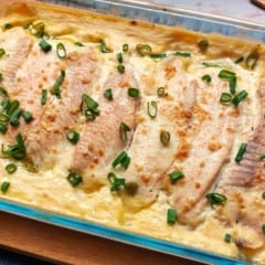 tilápia assada com creme de cebola