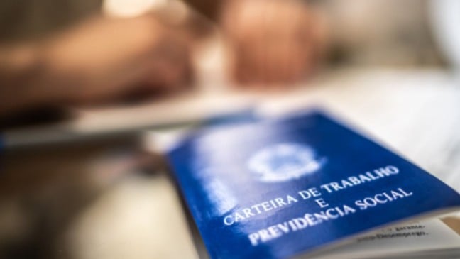 Carteira de trabalho para vagas de emprego na região de Jundiaí.