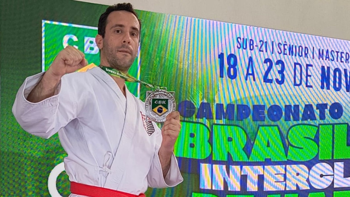 Atleta de Jundiaí conquista prata no Brasileiro de Karatê Atleta de Jundiaí conquista prata no Brasileiro de Karatê