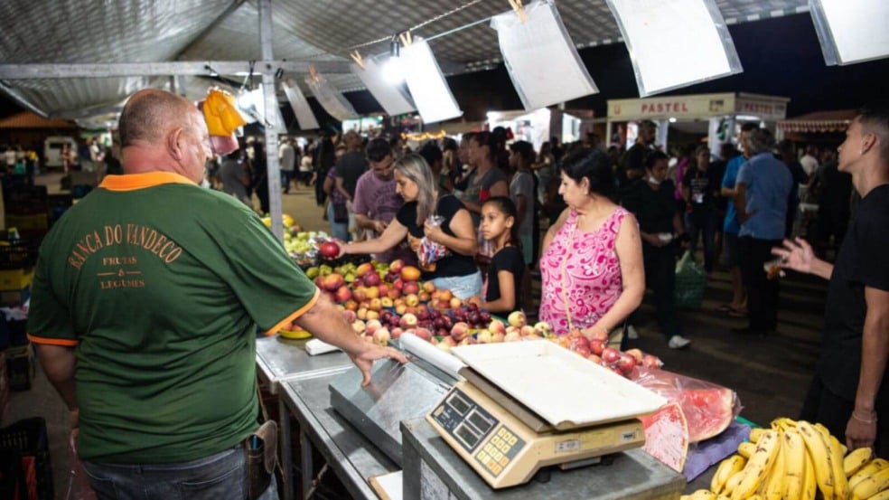 Feira noturna em Jundiaí Feira noturna em Jundiaí