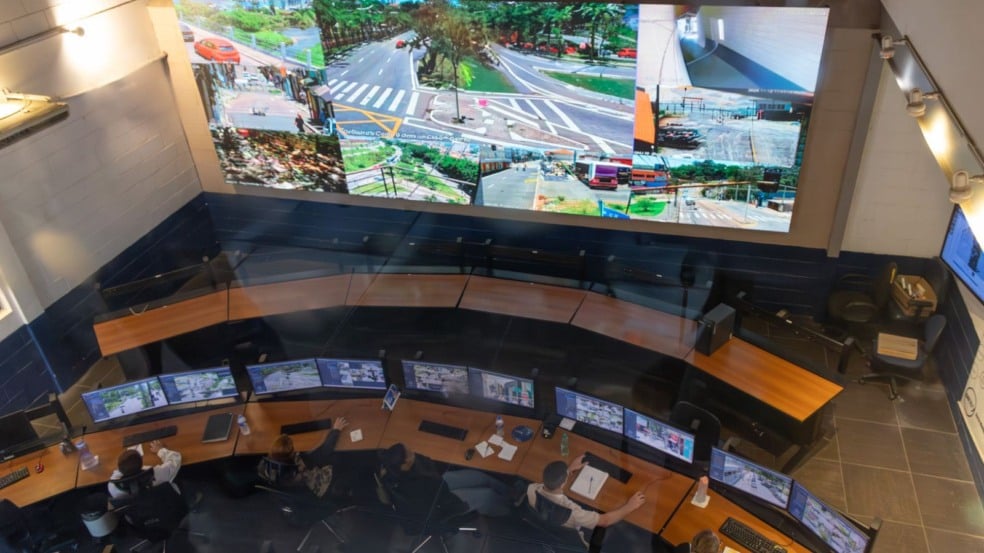 130 câmeras integradas 130 câmeras integradas