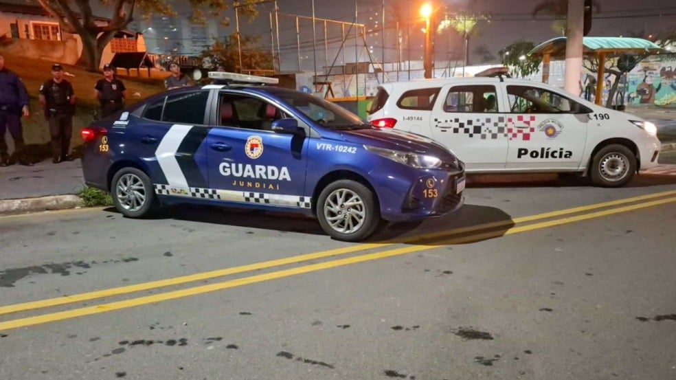 Viaturas da Guarda Municipal e da Polícia Militar durante operação de combate à poluição sonora em Jundiaí. Viaturas da Guarda Municipal e da Polícia Militar durante operação de combate à poluição sonora em Jundiaí.