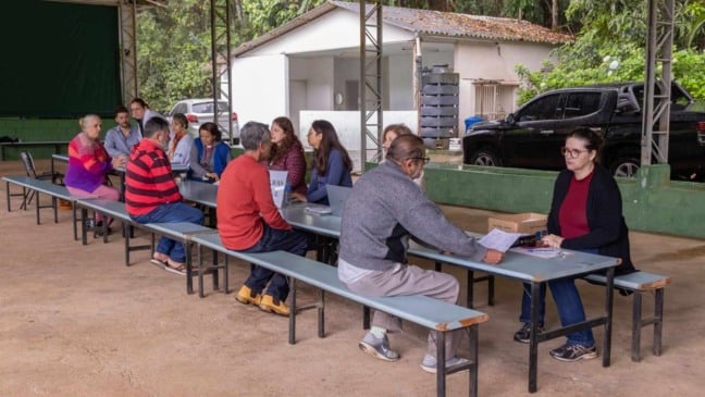 Atendimento social e de saúde para moradores da zona rural de Jundiaí durante ação no CREAM.