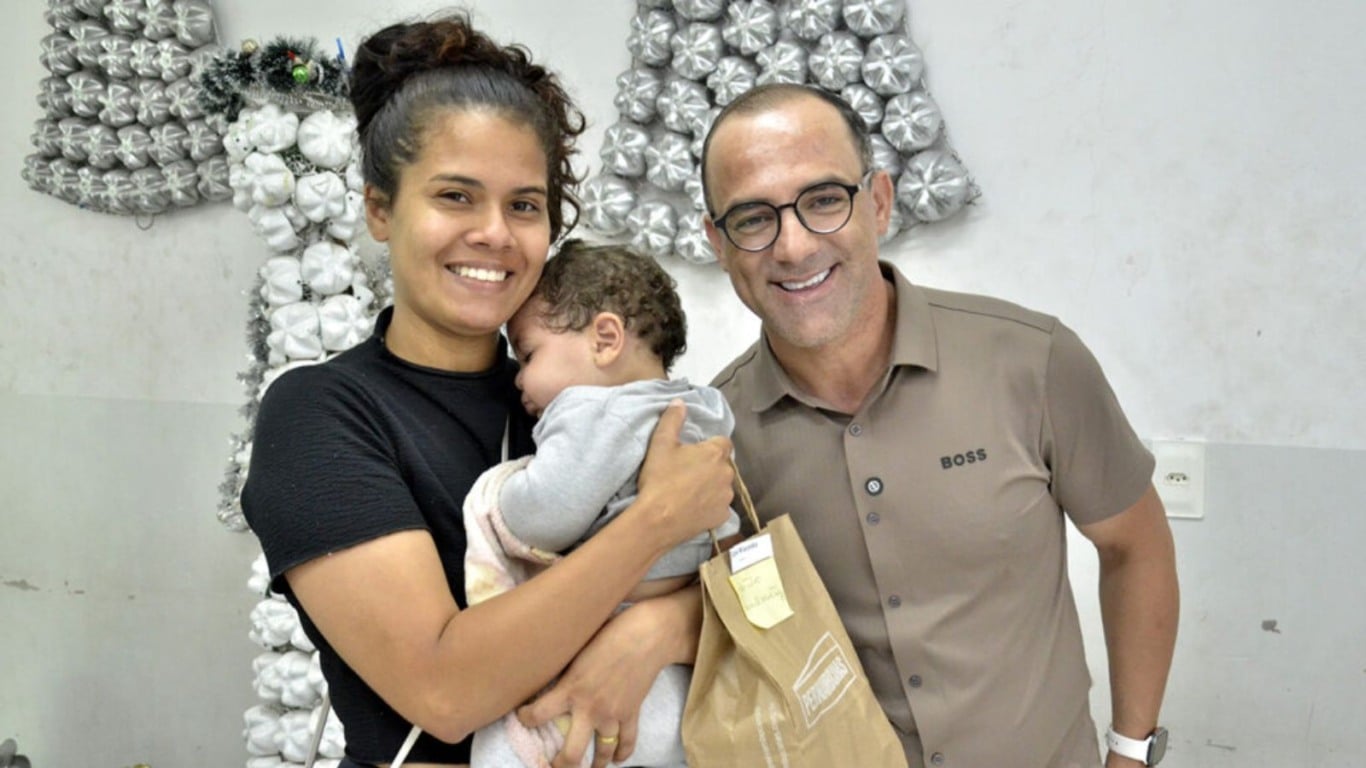 Centro Comunit&aacute;rio de V&aacute;rzea Paulista promove Natal com afeto a mais de 20 crian&ccedil;as