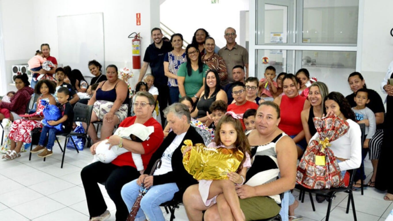 Centro Comunit&aacute;rio de V&aacute;rzea Paulista promove Natal com afeto a mais de 20 crian&ccedil;as