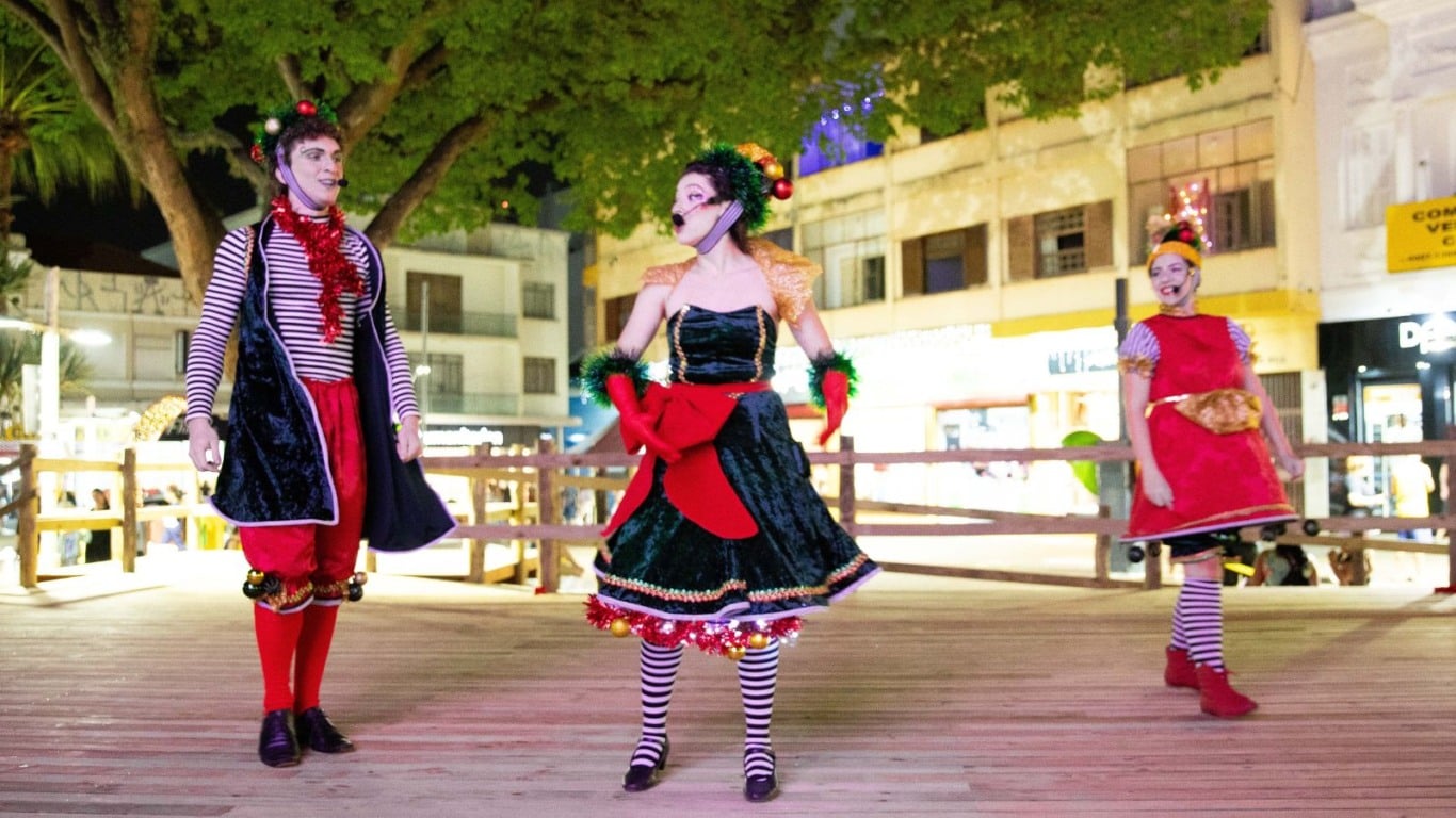 Apresentação de teatro de Natal no Centro de Jundiaí
