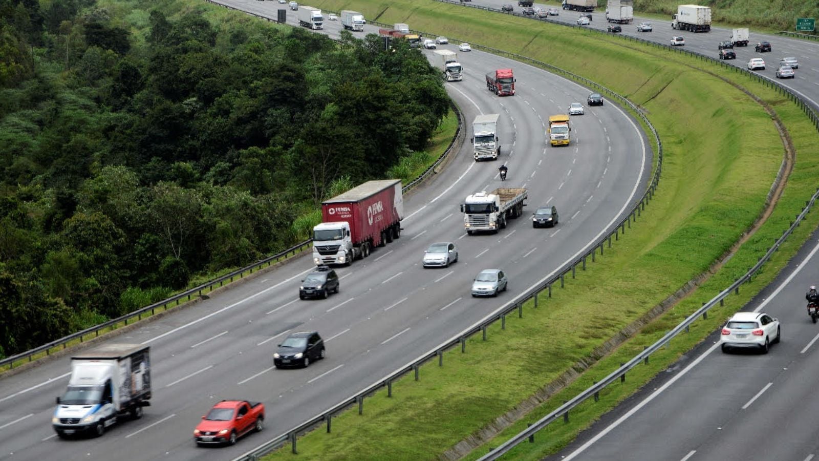 Trânsito em rodovia