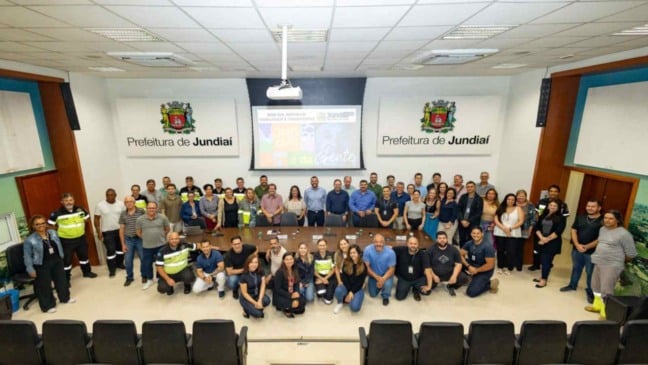 Servidores e gestores reunidos em auditório da Prefeitura de Jundiaí durante encontro institucional de valorização e integração das equipes municipais.