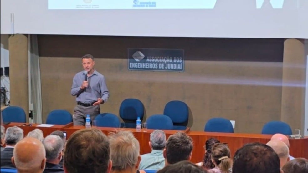 'Não estou preocupado em me manter na política e sim em fazer a coisa certa', diz vice de São Paulo, coronel Mello 'Não estou preocupado em me manter na política e sim em fazer a coisa certa', diz vice de São Paulo, coronel Mello