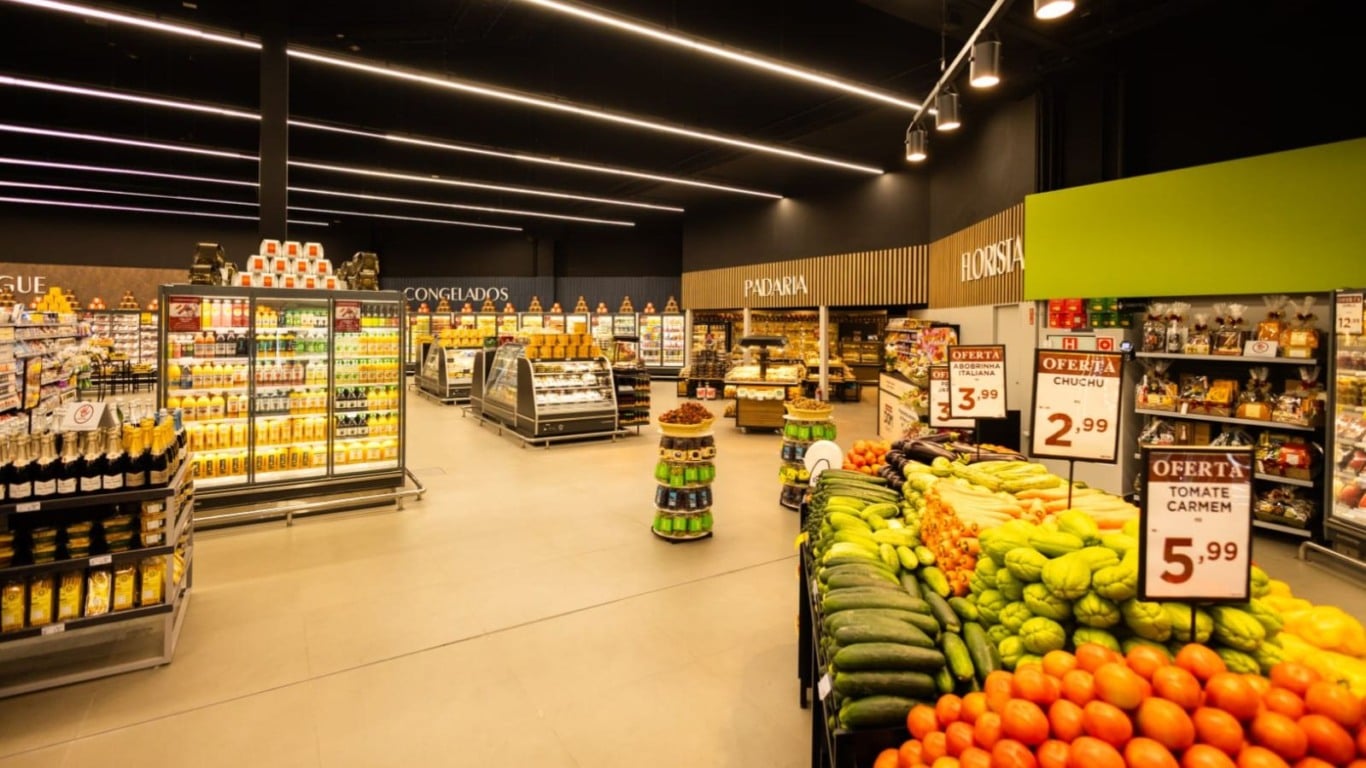 Hortifrúti do Supermercado Dom Olívio no JundiaíShopping com frutas e legumes frescos Hortifrúti do Supermercado Dom Olívio no JundiaíShopping com frutas e legumes frescos