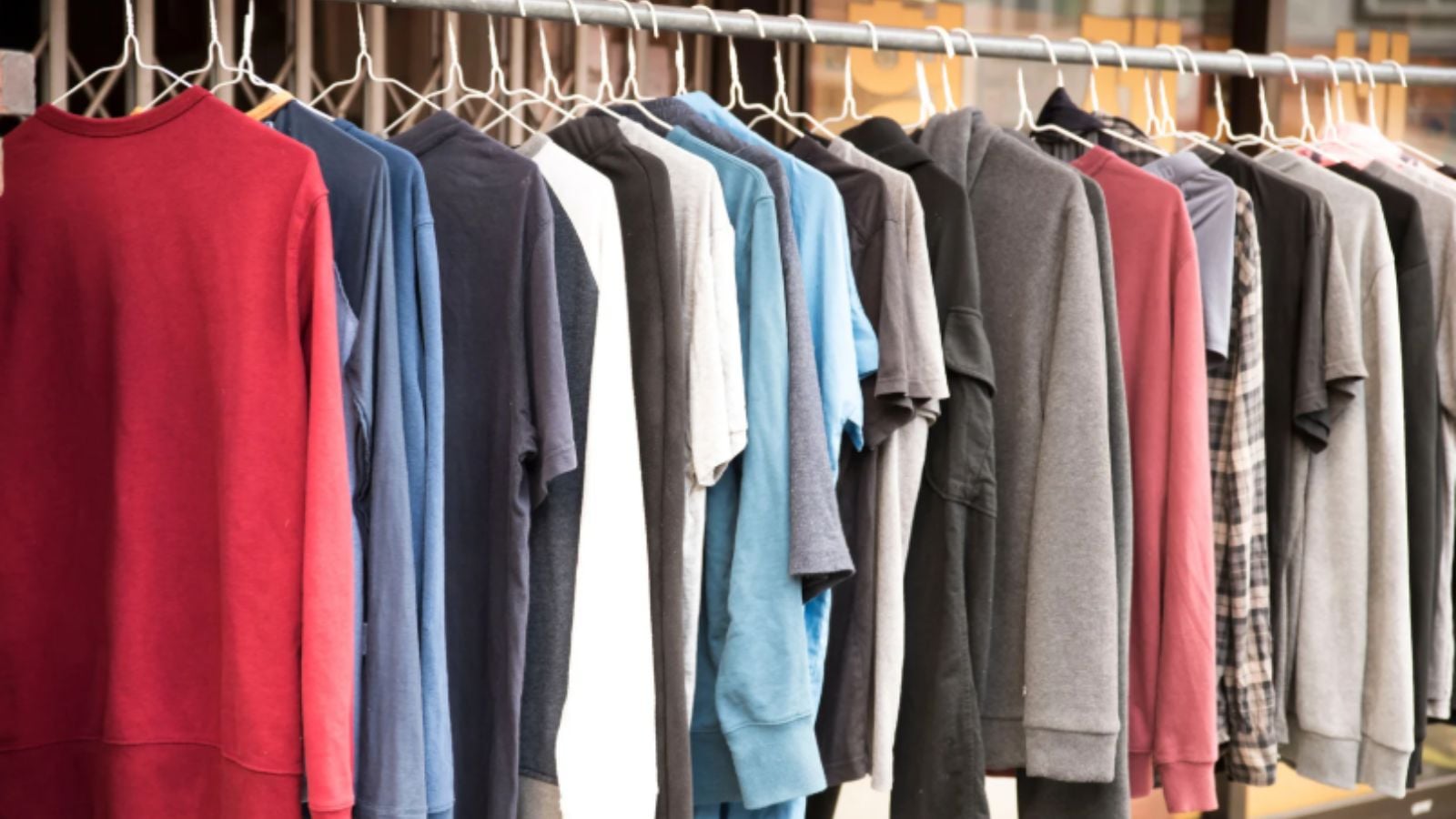 Imagem ilustrativa de roupas